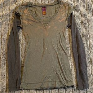 We The Free Size Small Distressed/Bleached Long Sleeve Shirt